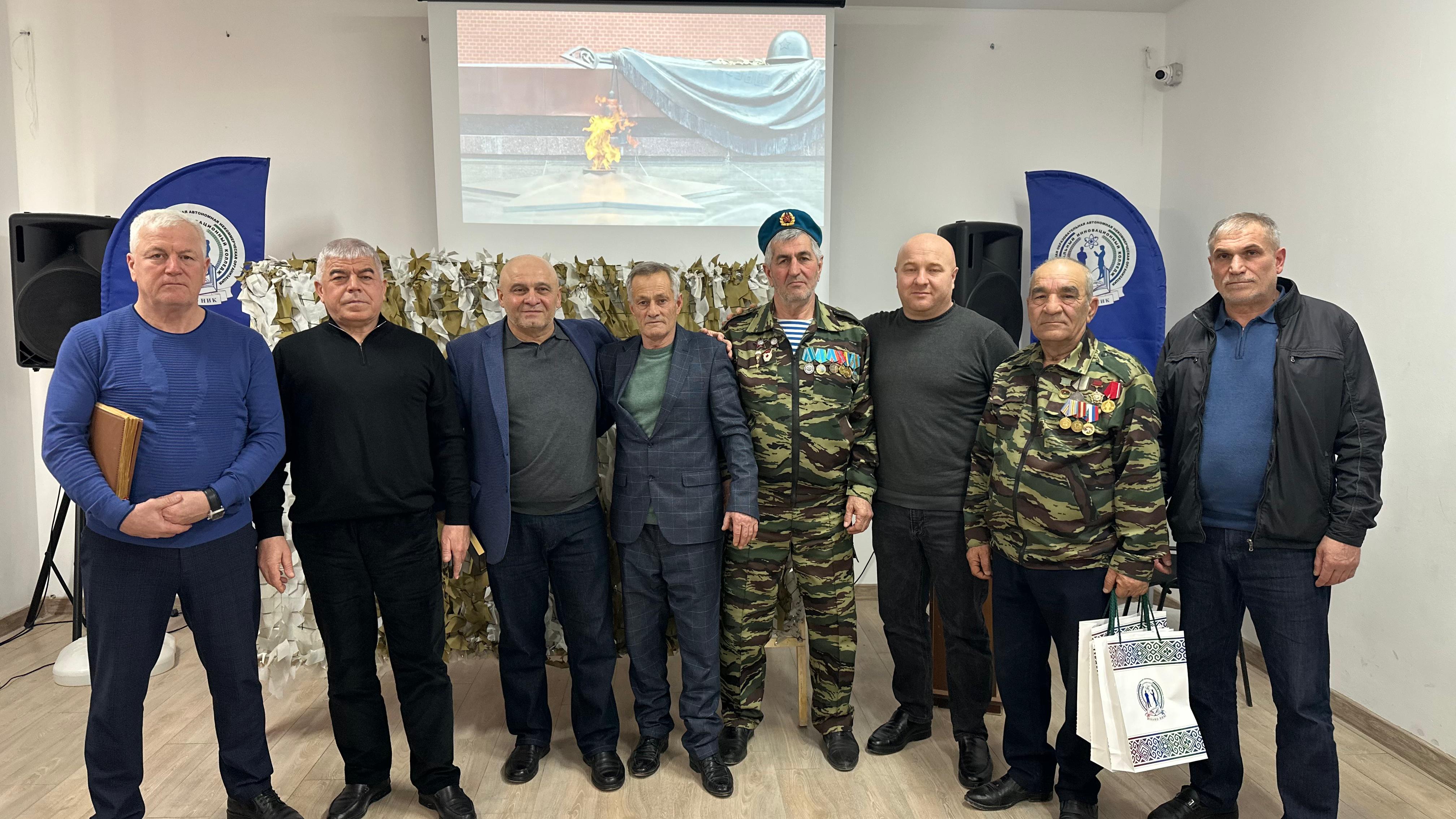 А дома ждут две дочки и жена… И молит Бога мама по ночам… Но на него надеется страна, А значит всё солдату по плечам…