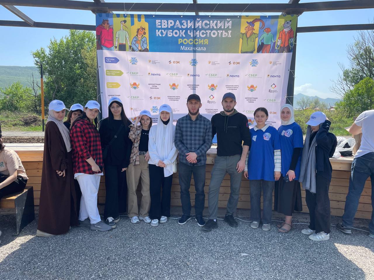 Администрация города совместно с Управлением провели мероприятие по очистке, сбору и сортировке мусора «Чистые Игры».