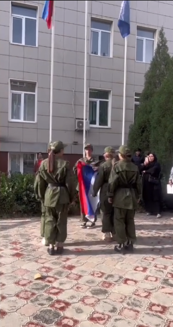 Награждение учащихся за активную работу и помощь в проведении мероприятия «Кумыкский мавлет»