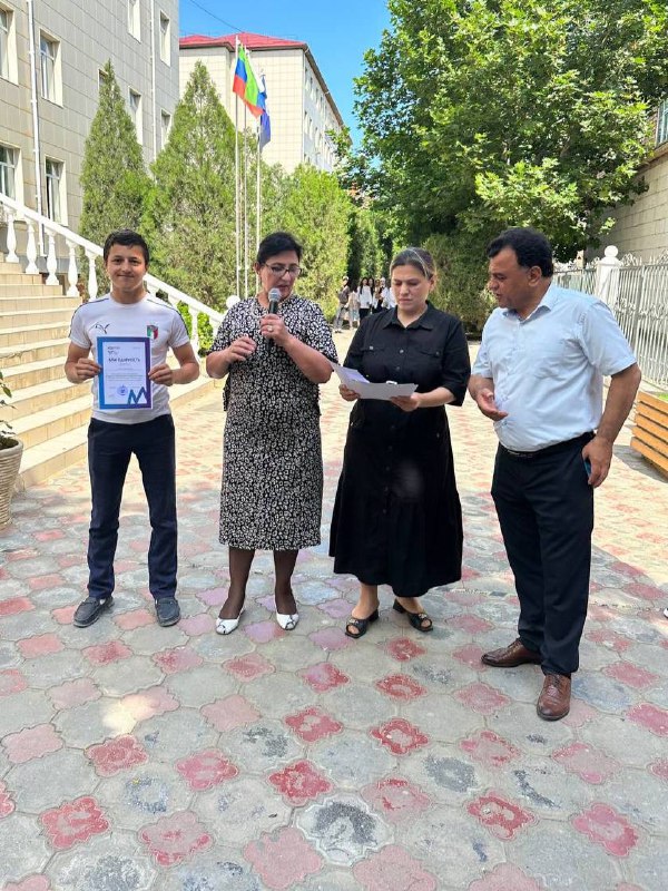 Неделя в ПОАНО «НИК» начинается с поднятия государственного флага Российской Федерации