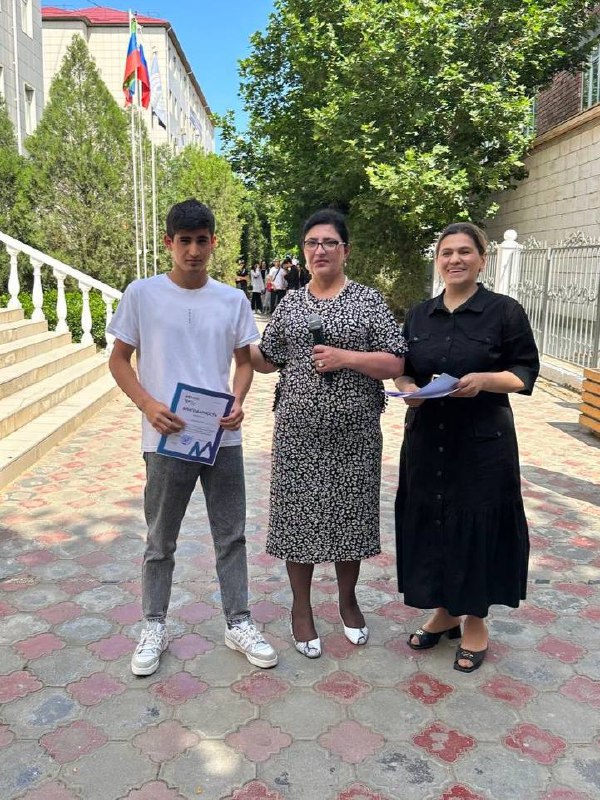 Неделя в ПОАНО «НИК» начинается с поднятия государственного флага Российской Федерации