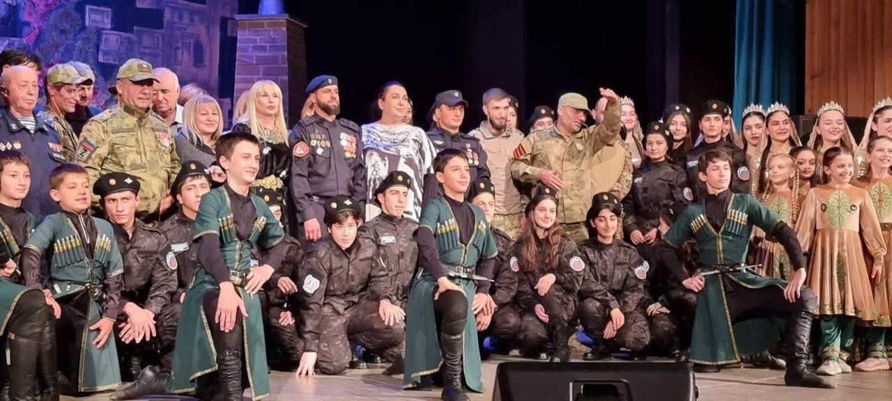 ПОАНО НИК особое внимание уделяет патриотическому воспитанию учащихся.