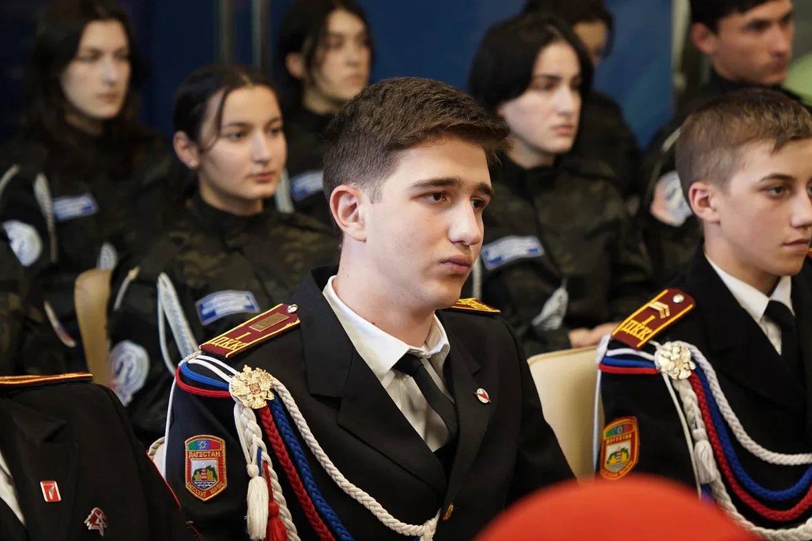 Студенты Национального инновационного колледжа стали первыми на «Посту номер 1»