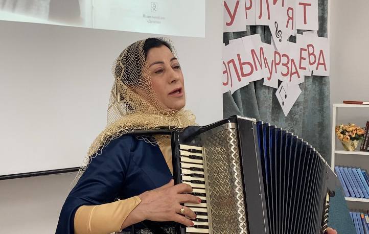 В национальном инновационном колледже прошла презентация книги Бурлият Шахмановны Эльмурзаевой   «По волнам памяти»