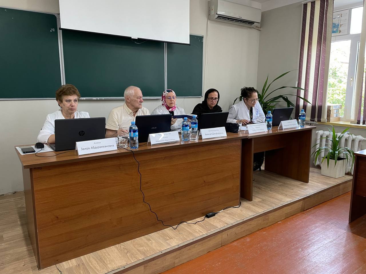 Защита выпускных квалификационных работ в колледже проходит успешно!